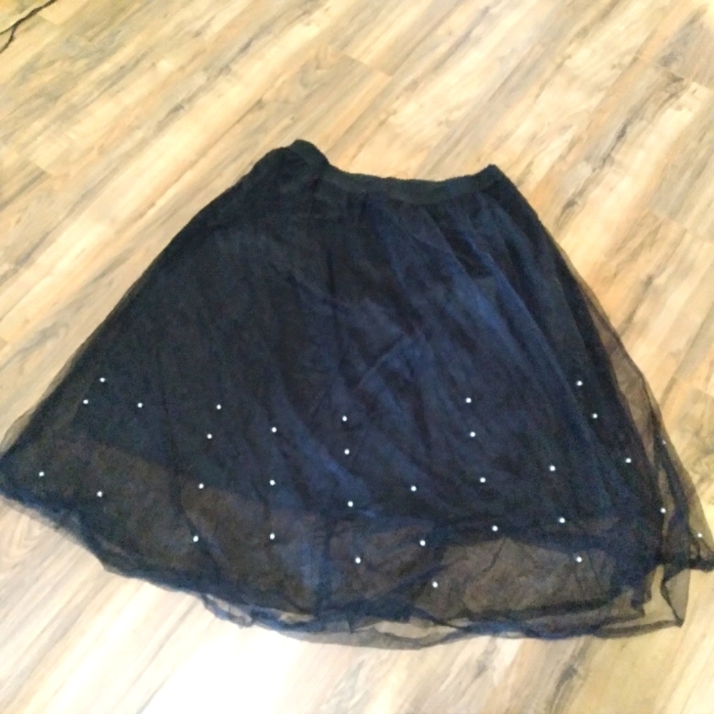 Shein curve black tulle skirt with pearl accent